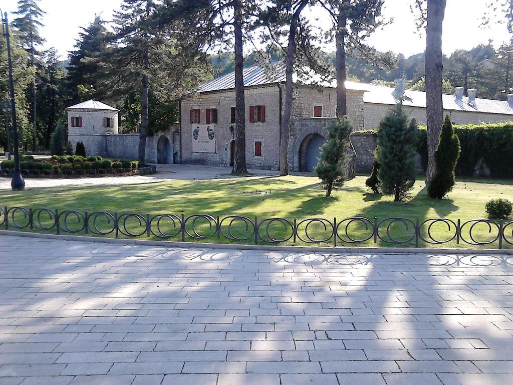 Apartments Mirkovic Cetinje Esterno foto